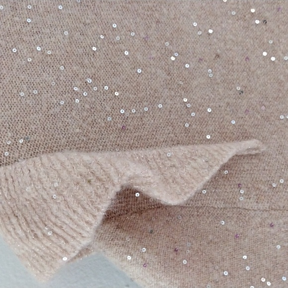 LC Lauren Conrad Women's Sweater. Sequin and Ruffles for a Cute Design. XXL - Picture 7 of 9